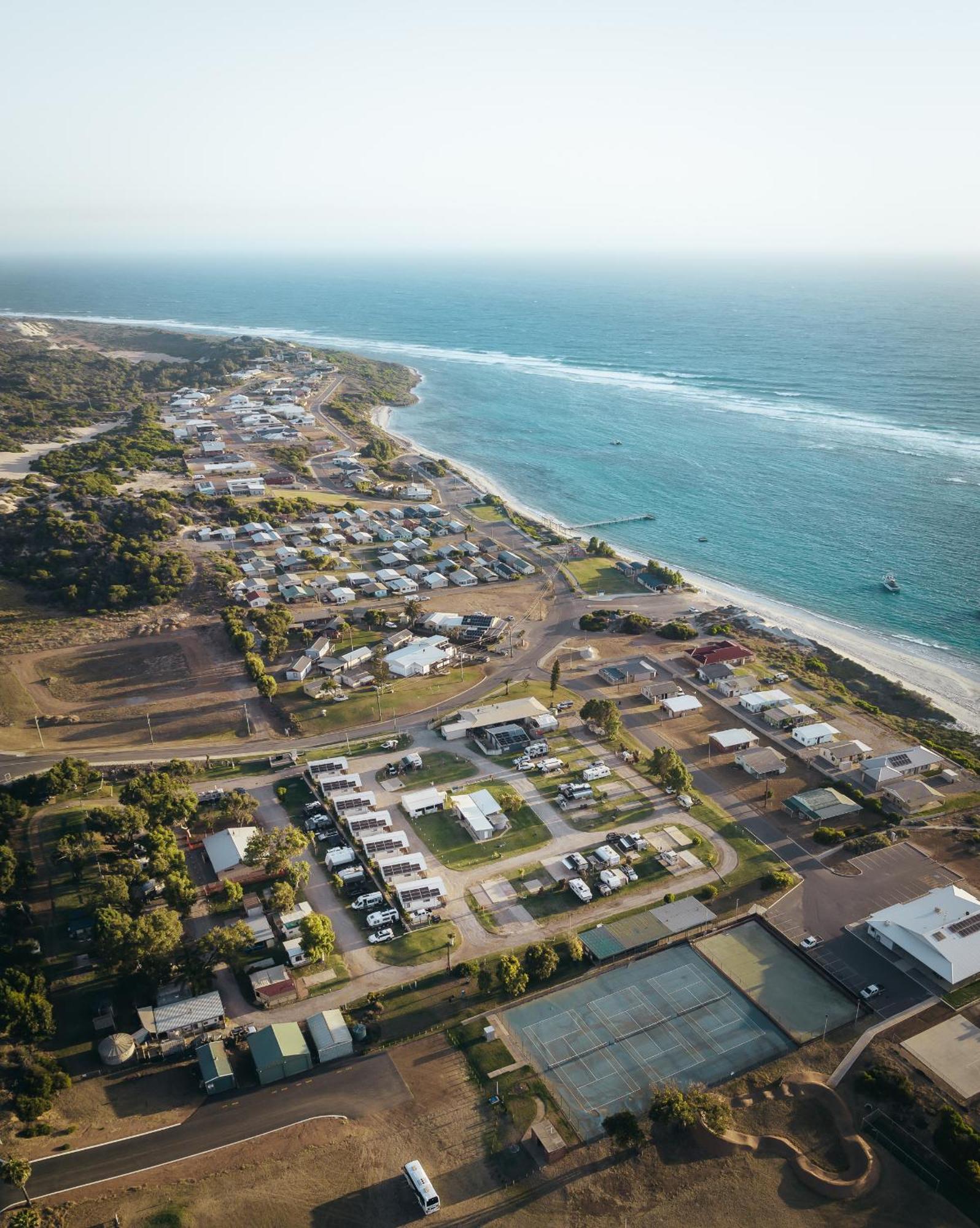 Horrocks Beach Caravan Park ภายนอก รูปภาพ