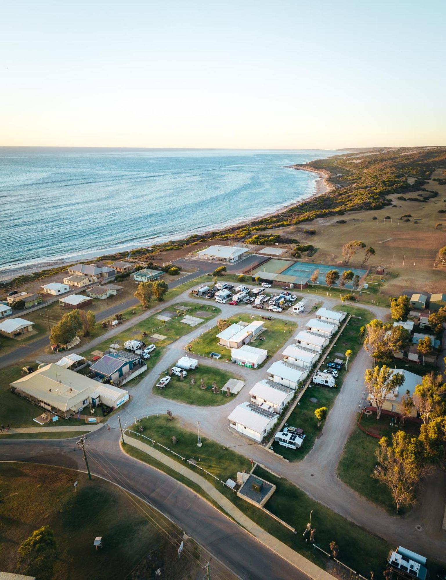 Horrocks Beach Caravan Park ภายนอก รูปภาพ